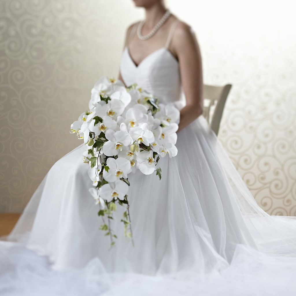 Classic White Bouquet – OBIE'S FLOWERS, Pemberville OH