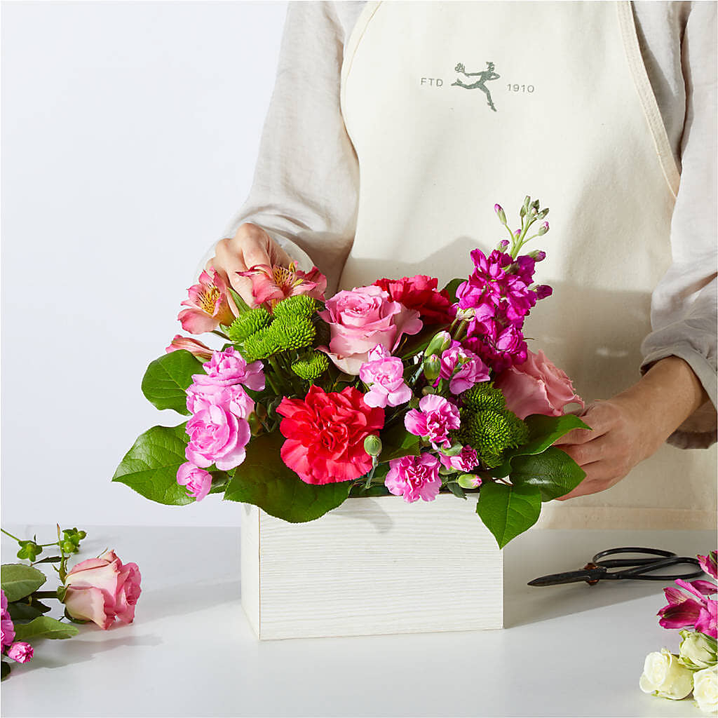 Sweetberry Box – A Florist Original – OBIE'S FLOWERS, Pemberville OH