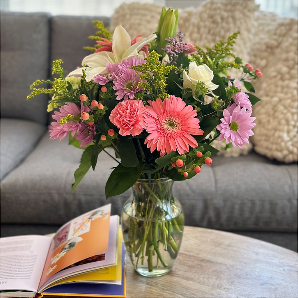 Pastel Tradition - A Florist Original – OBIE'S FLOWERS, Pemberville OH