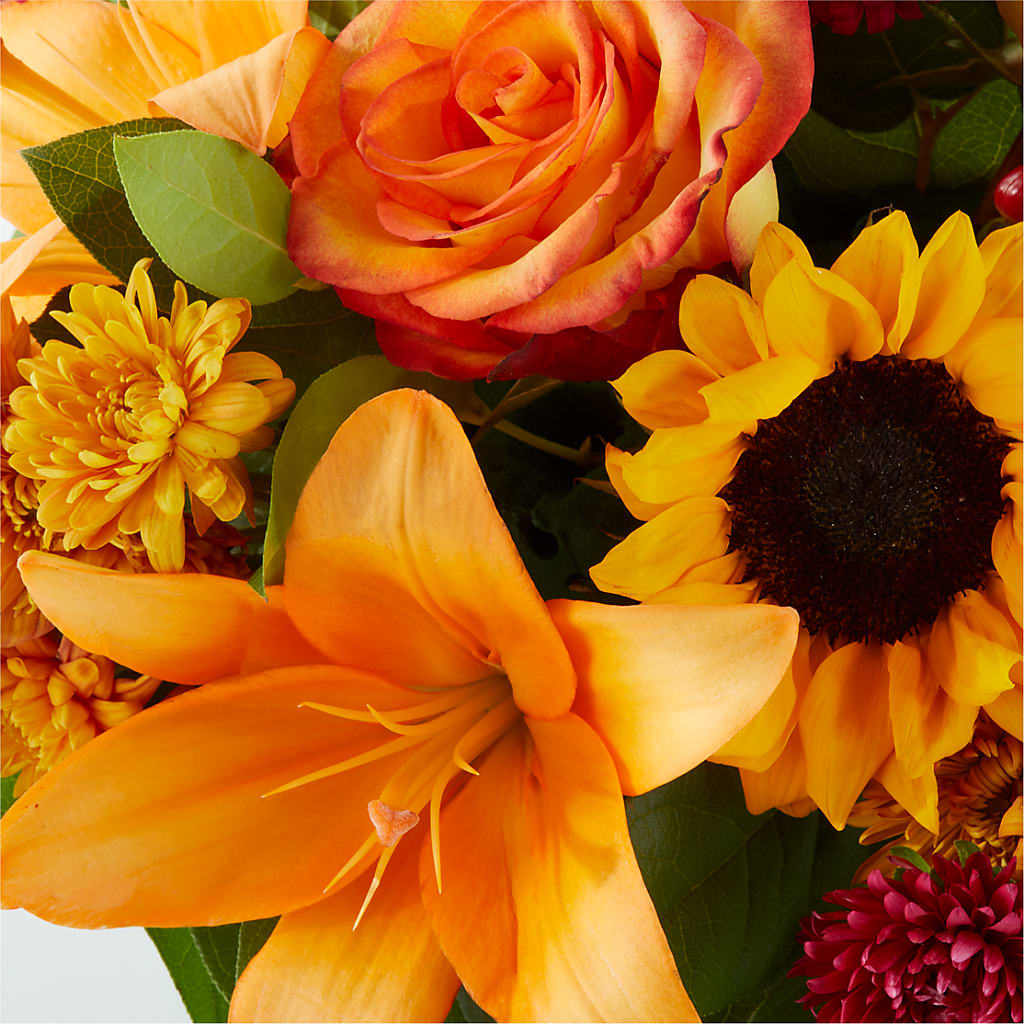Grateful Centerpiece – OBIE'S FLOWERS, Pemberville OH